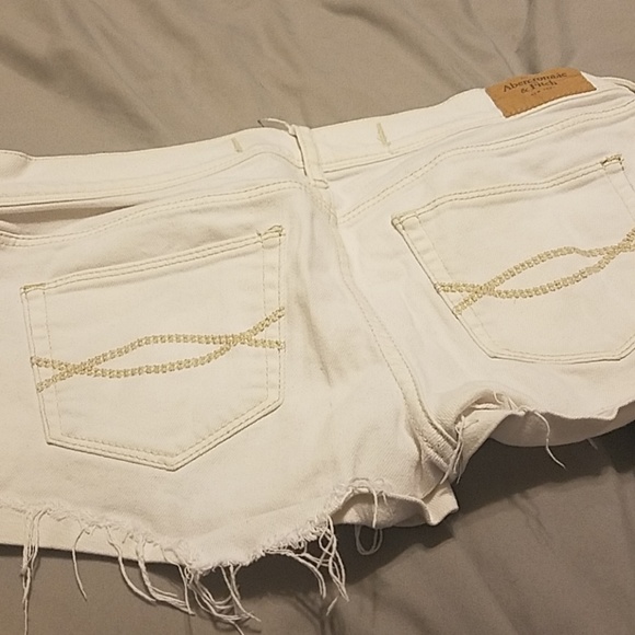 White cut off shorts - Picture 3 of 4